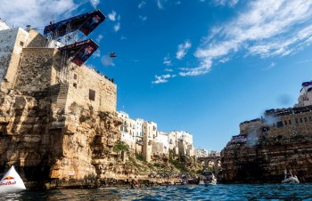 La Red Bull Cliff Diving World Series ritorna nel nostro ...