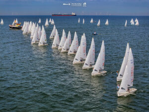 Sailing World Championships di Den Haag day 1: partono le regate delle classi Olimpiche e para sailing