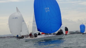 Il J24 Joanna di Andrea Collina al comando del Campionato Invernale Memorial Pirini di Cervia