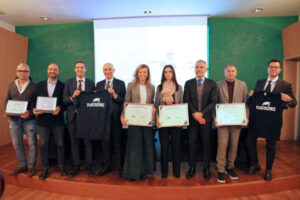 PLASTIC FREE DEGLI AEROPORTI BOLOGNA