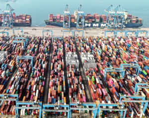 Terminal container automatizzato by Authority Qingdao Port