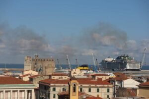 IMPATTO CLIMATICO DEL TRASPORTO MARITTIMO NEI PORTI